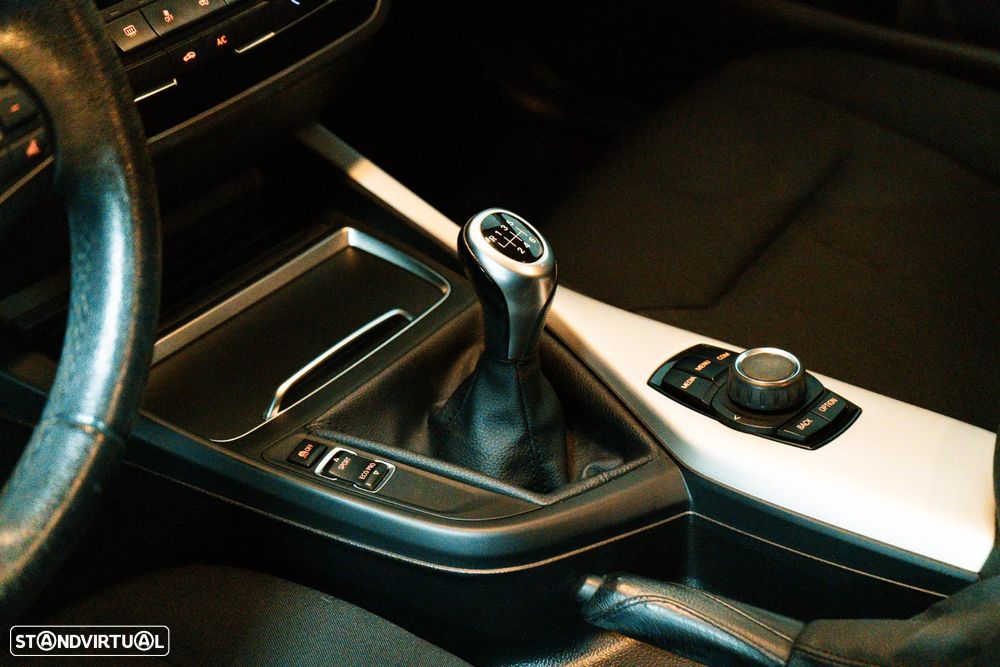 BMW 116 d Line Urban - 35