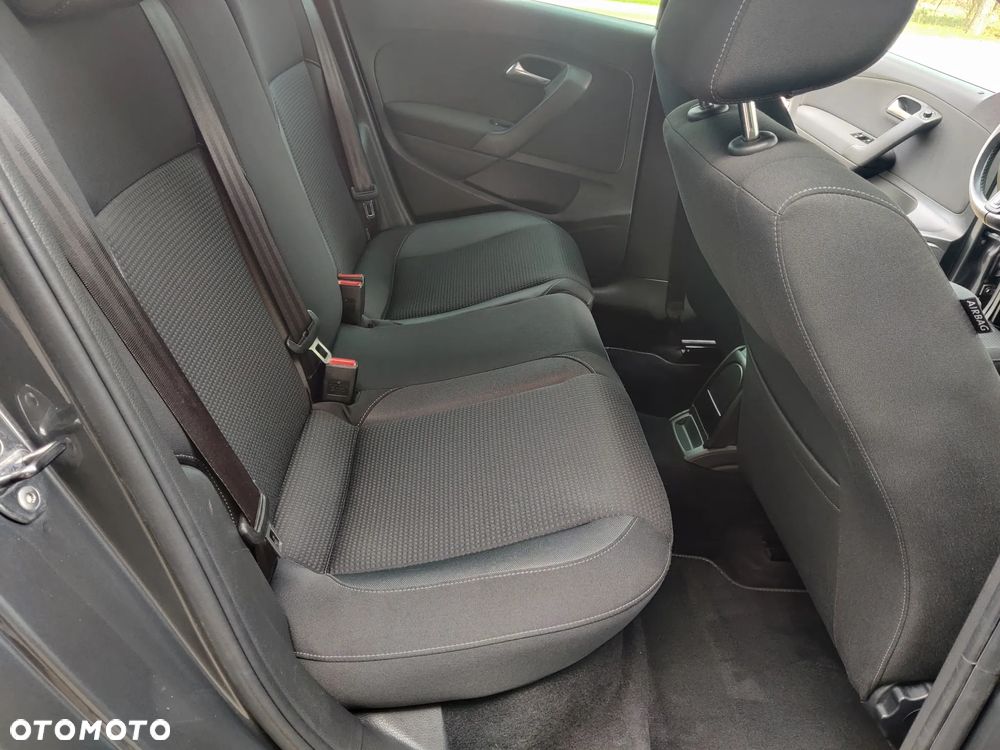 Volkswagen Polo 1.2 MATCH - 22