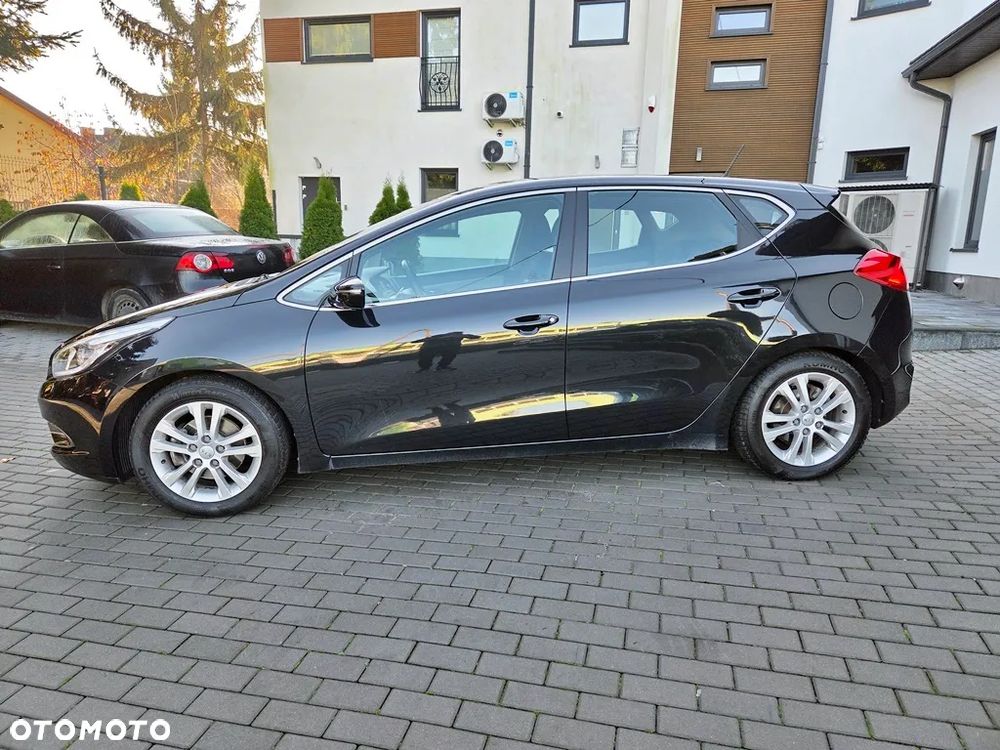 Kia Ceed - 4