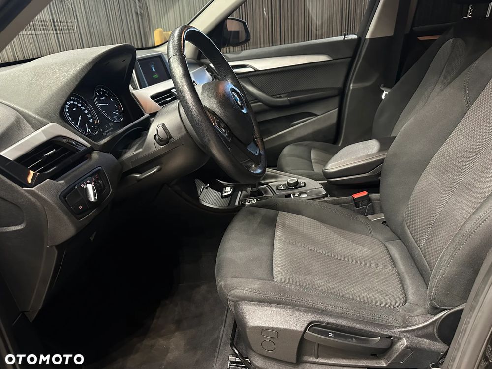 BMW X1 sDrive18i - 11