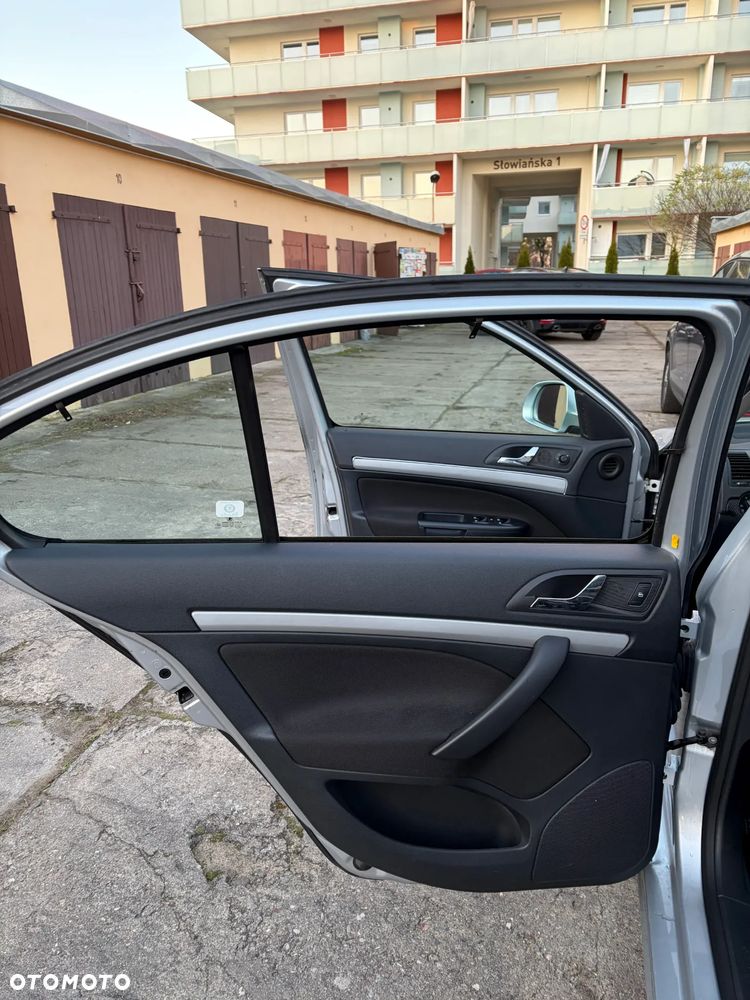 Skoda Octavia 1.8 TSI Family Plus - 16