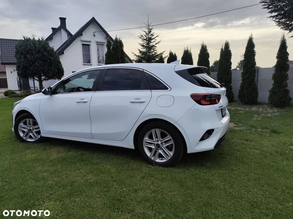 Kia Ceed 1.6 CRDi SCR L Business Line Plus - 21