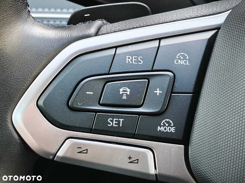 Volkswagen Passat Variant 2.0 TDI SCR Business DSG - 23