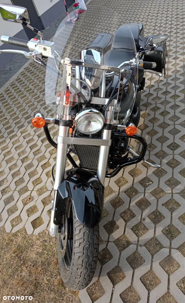 Suzuki Intruder - 19