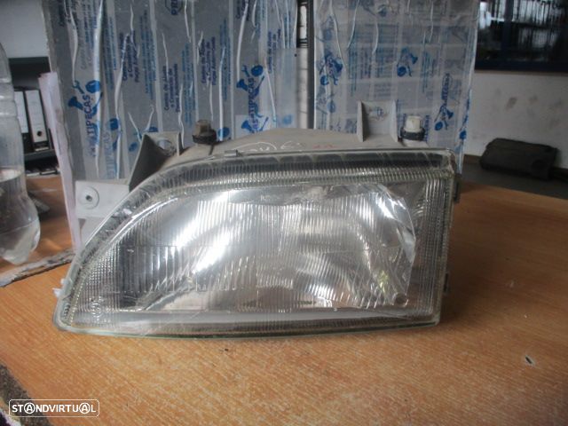 Farol Far1324 FORD ESCORT 2000 1.6 90CV 5P AZUL ESQ H4 Carello - 1