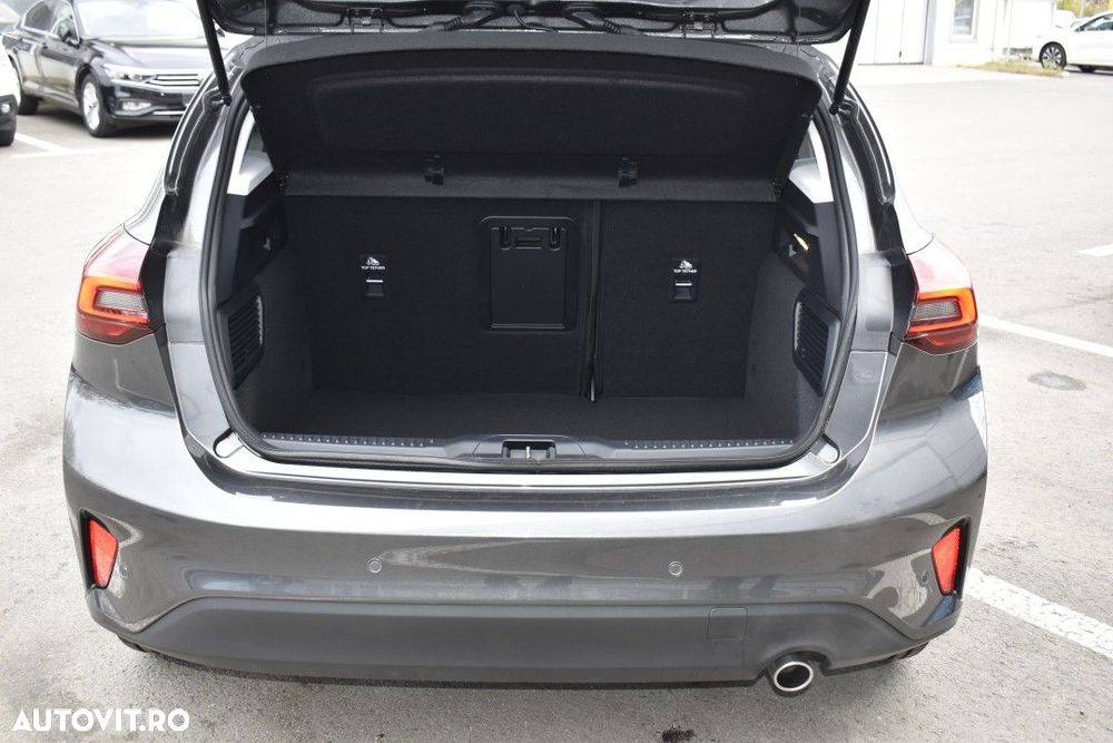 Ford Focus - 12