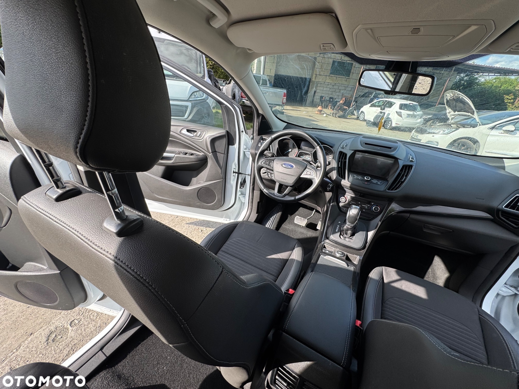 Ford Kuga - 12