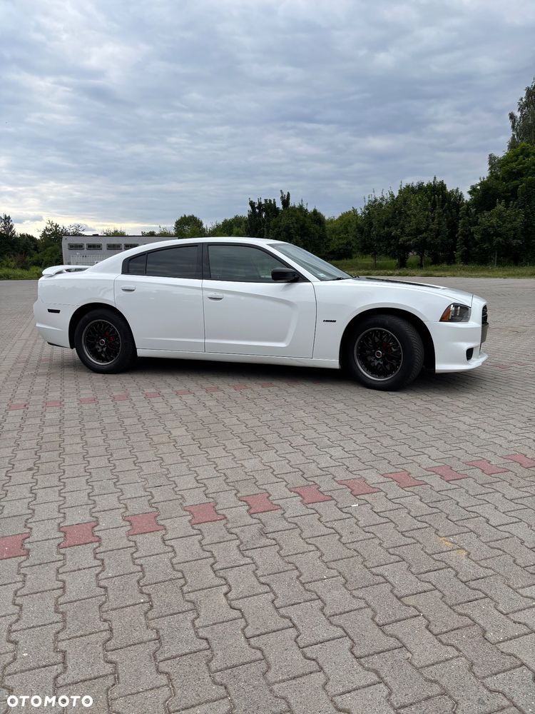 Dodge Charger 5.7 V8 RT - 7