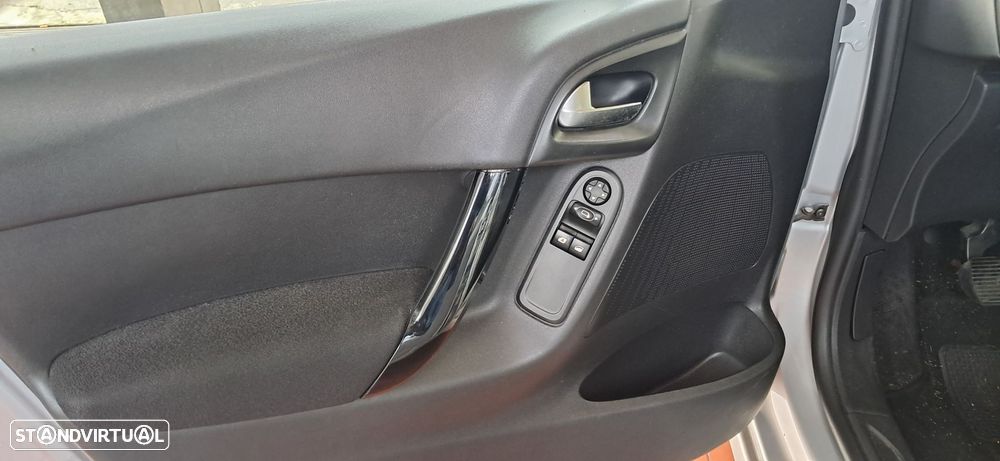 Citroën C3 1.2 PureTech Collection - 4