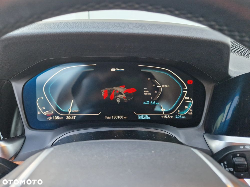 BMW Seria 3 330e xDrive - 27