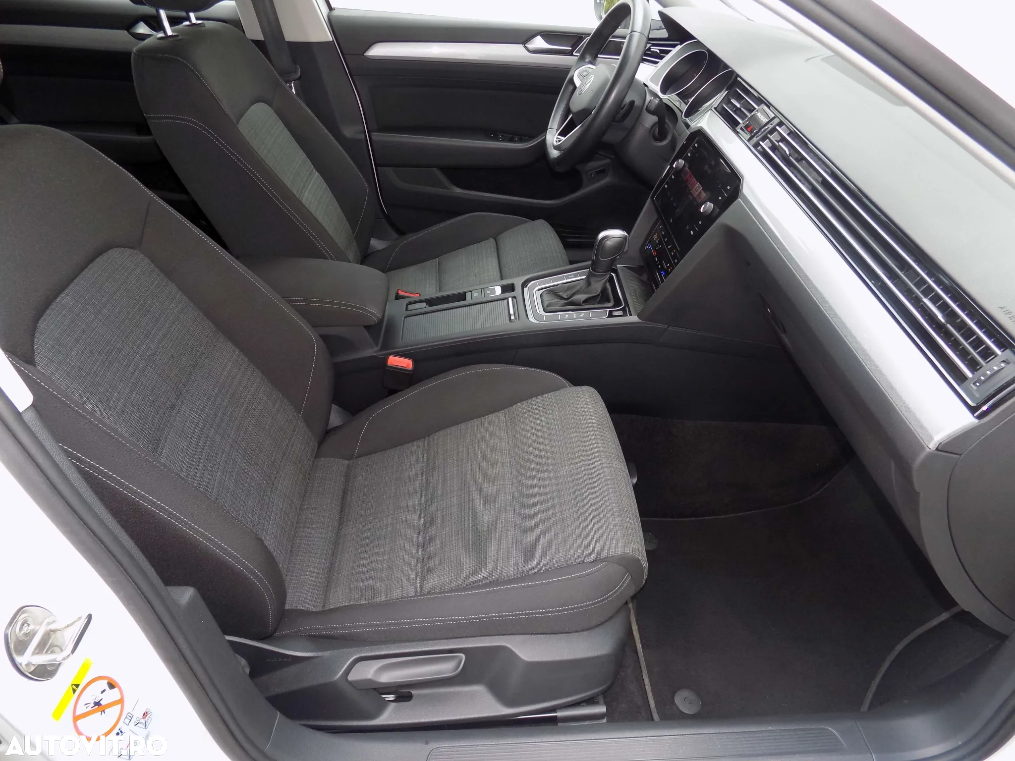 Volkswagen Passat Variant 2.0 TDI DSG Business - 25