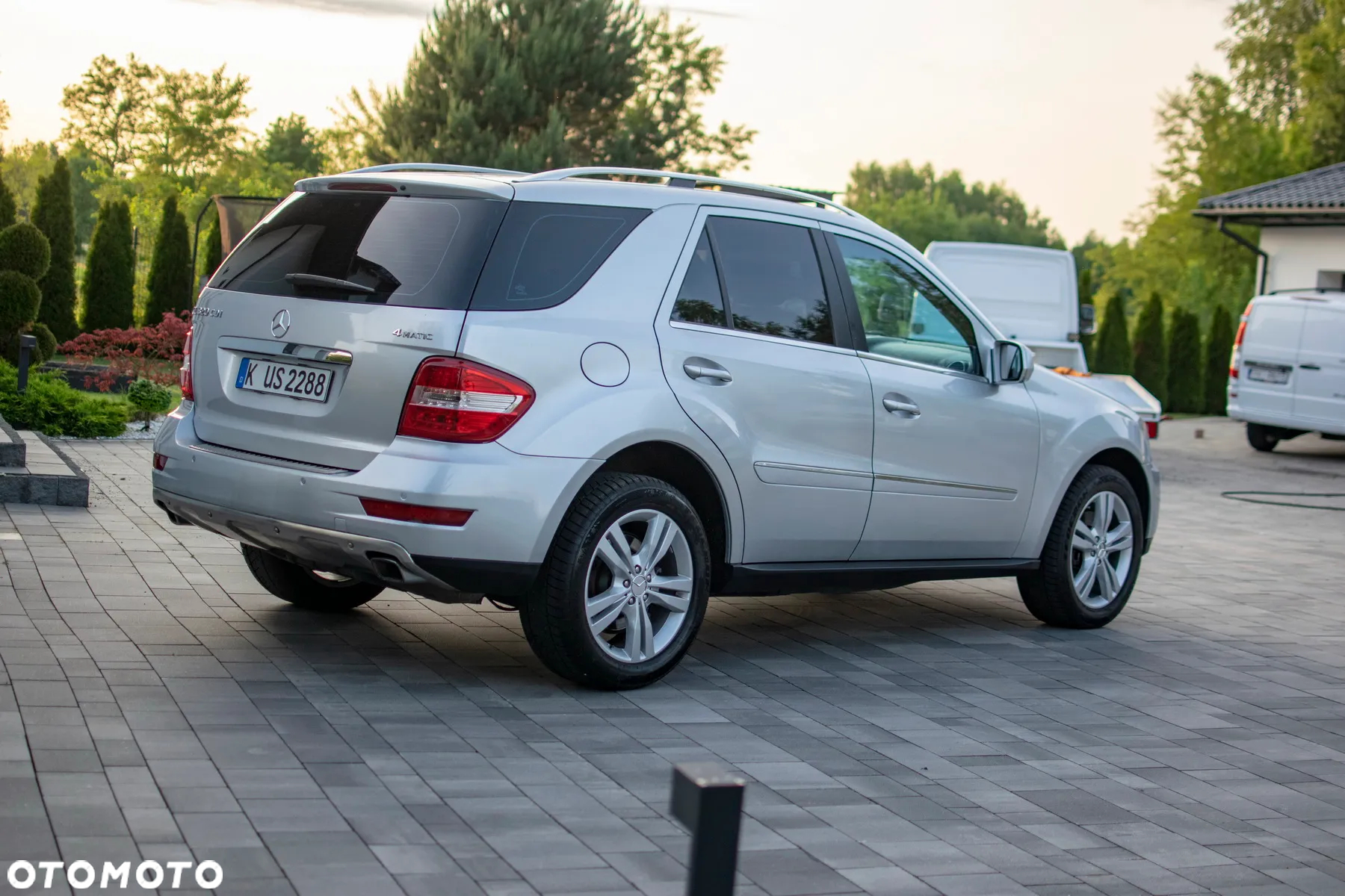 Mercedes-Benz ML - 12