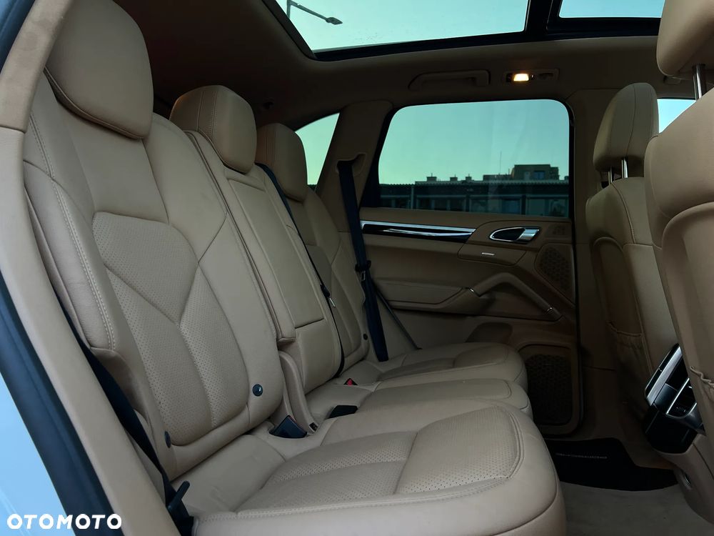 Porsche Cayenne - 30