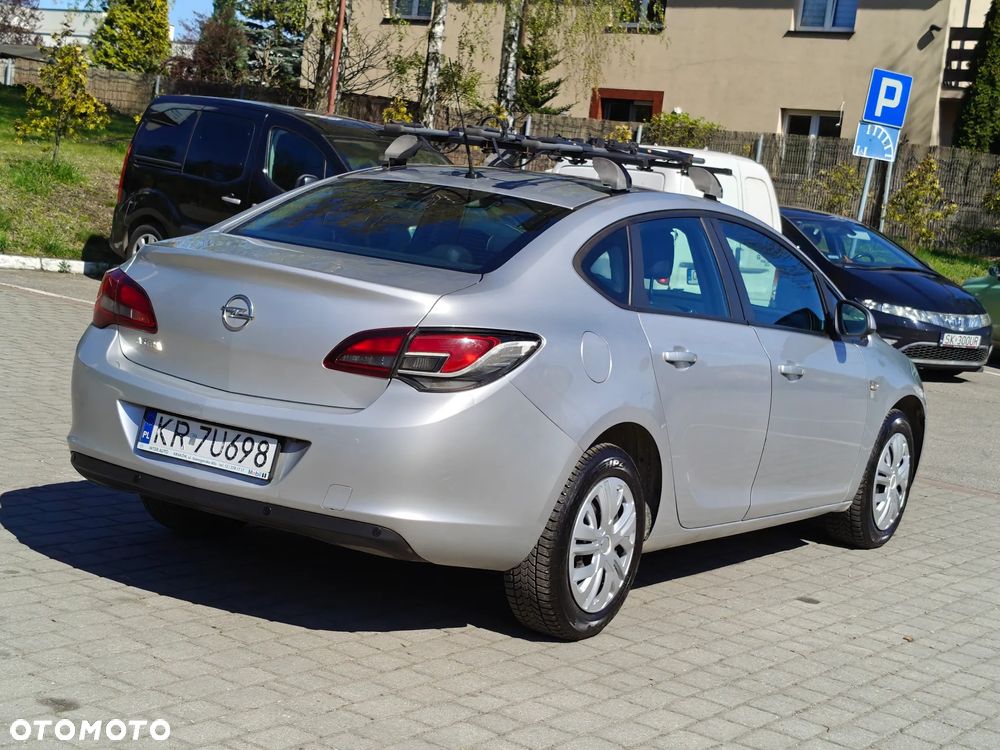 Opel Astra 1.6 Sport - 10