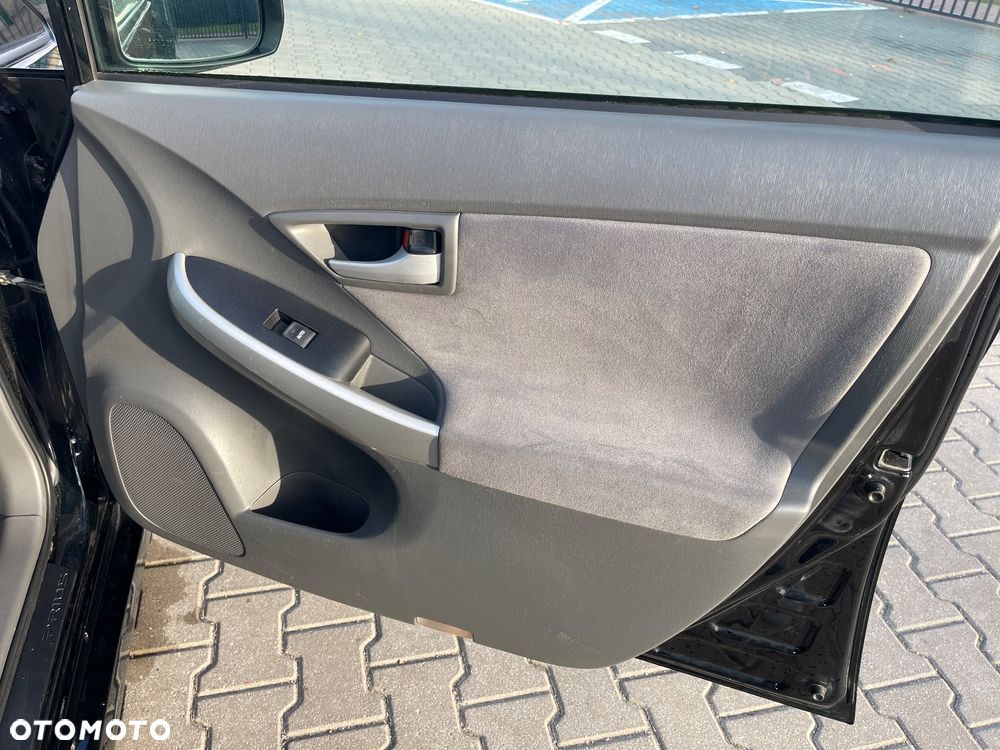 Toyota Prius 1.8 HSD Prestige - 14