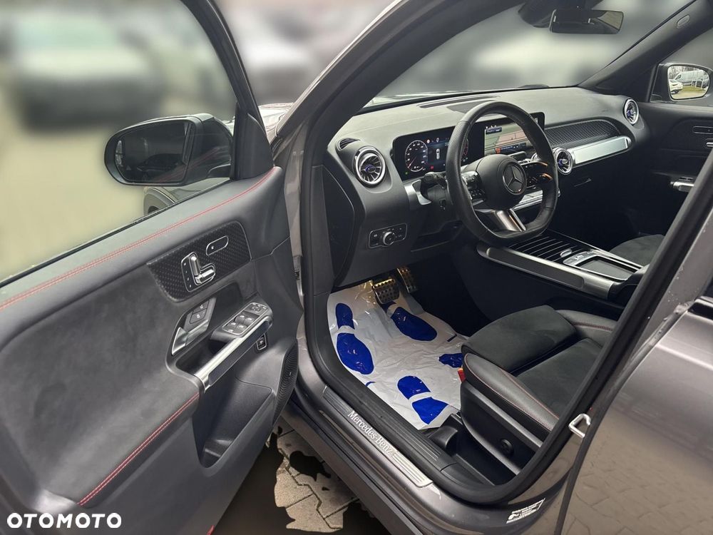 Mercedes-Benz GLB - 9