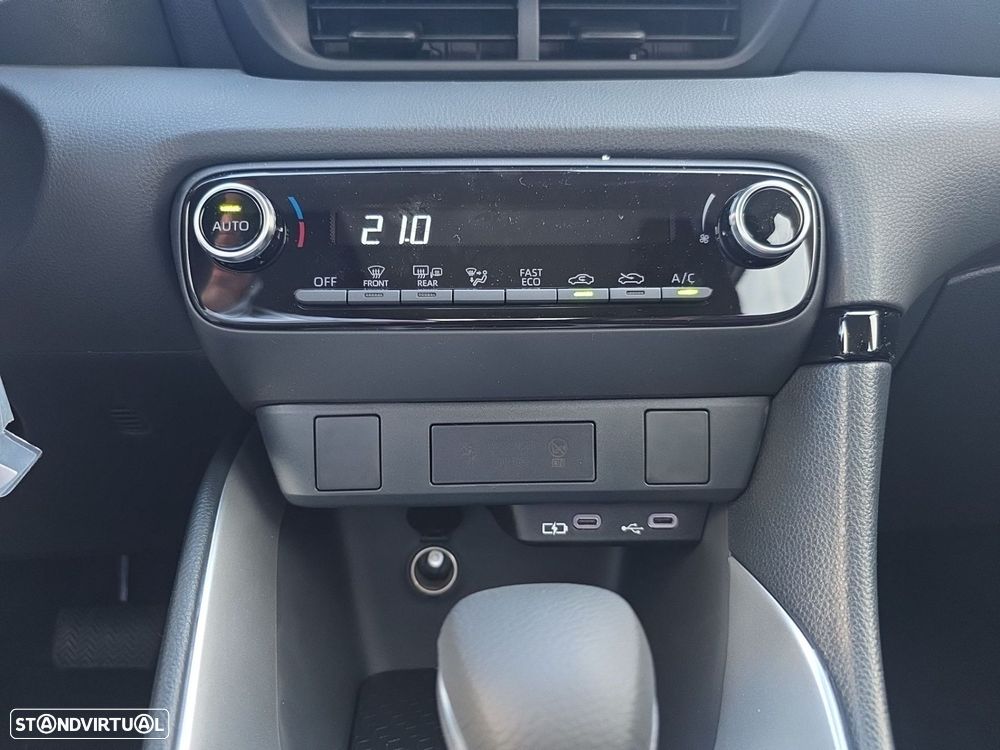 Toyota Yaris - 25