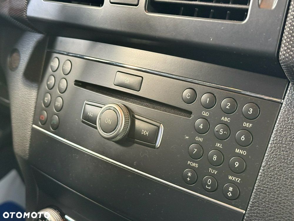 Mercedes-Benz GLK - 8