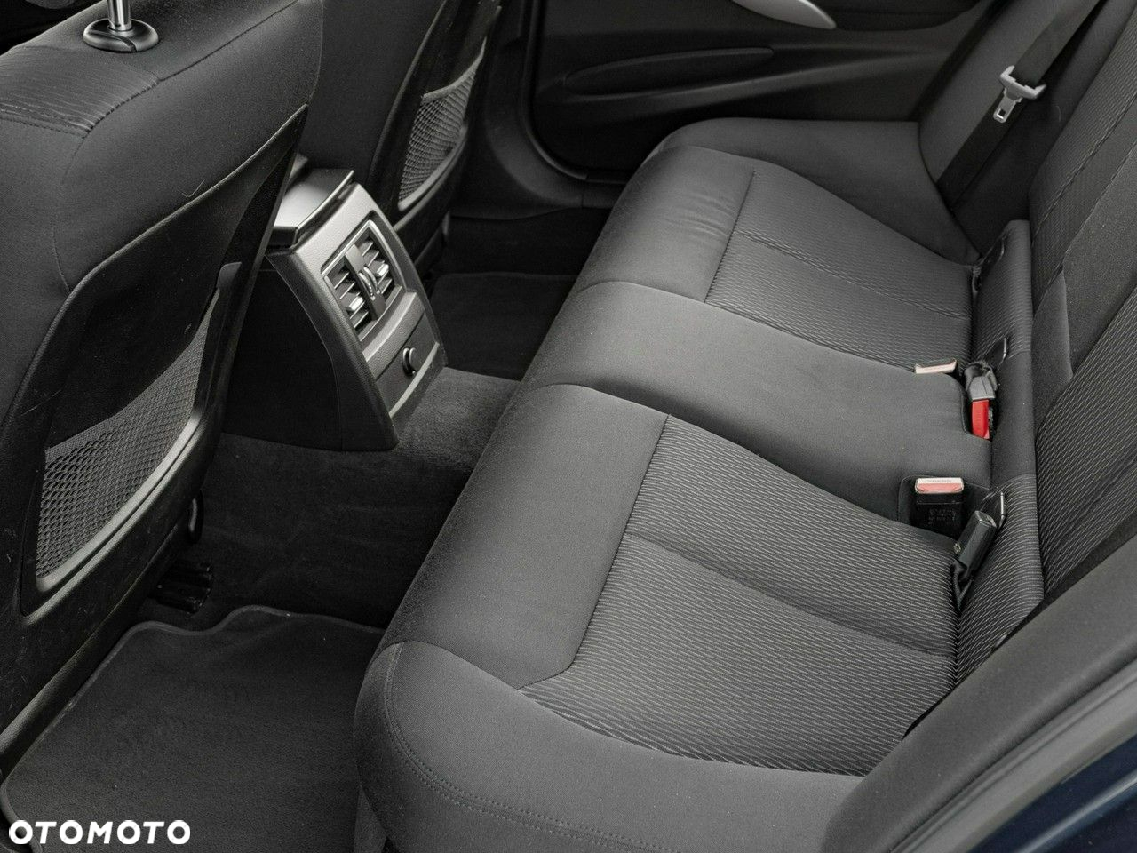 BMW Seria 3 330i xDrive Advantage - 29