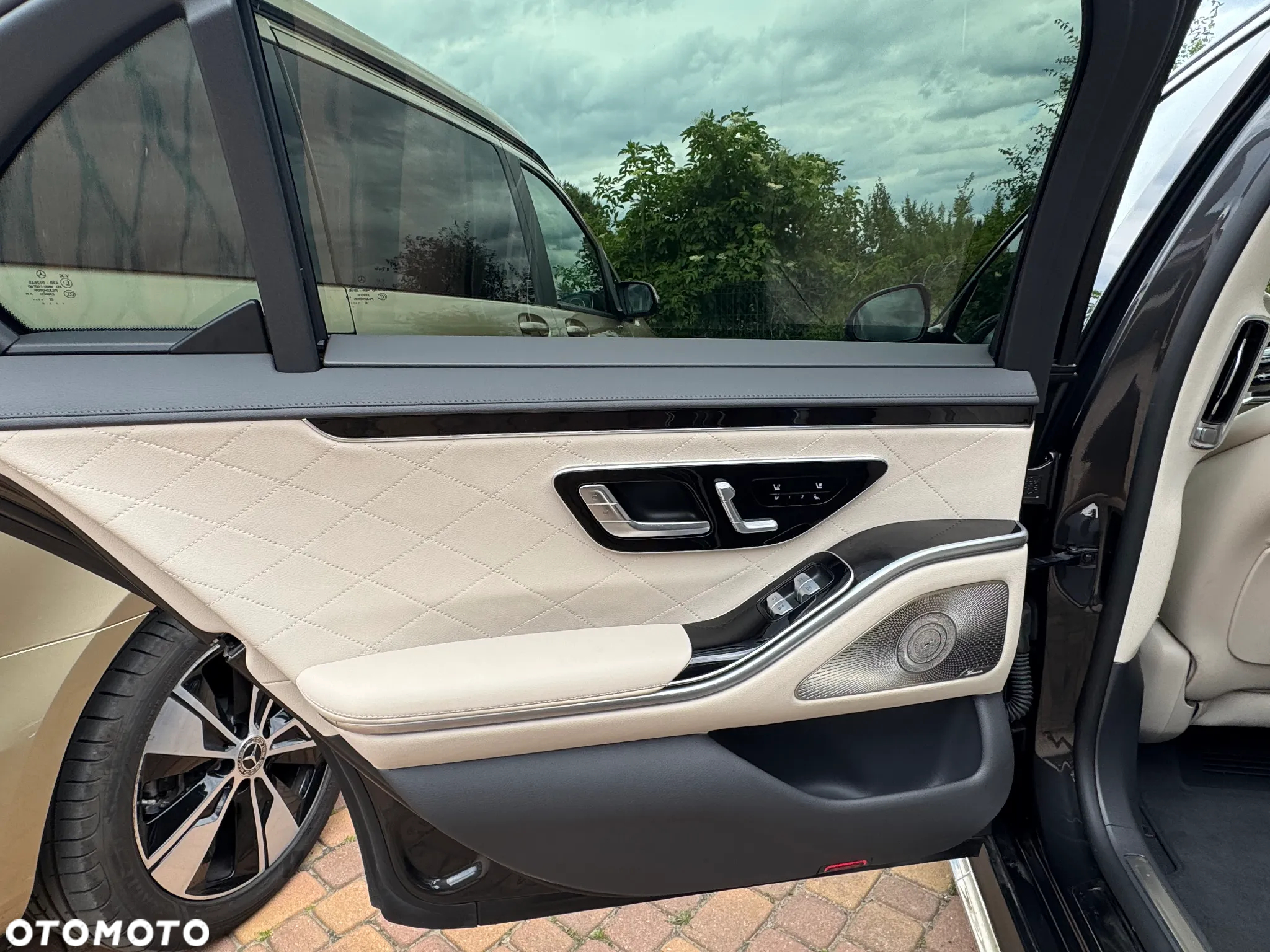 Mercedes-Benz Klasa S 400 d 4-Matic L 9G-TRONIC - 12