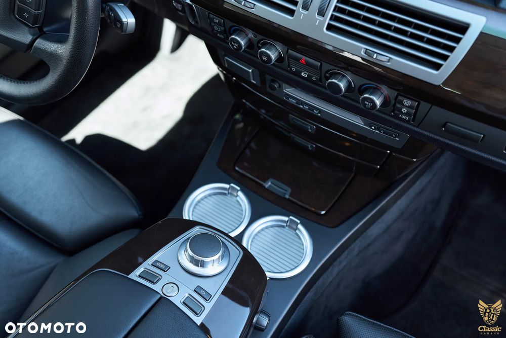 BMW Seria 7 750i L - 21