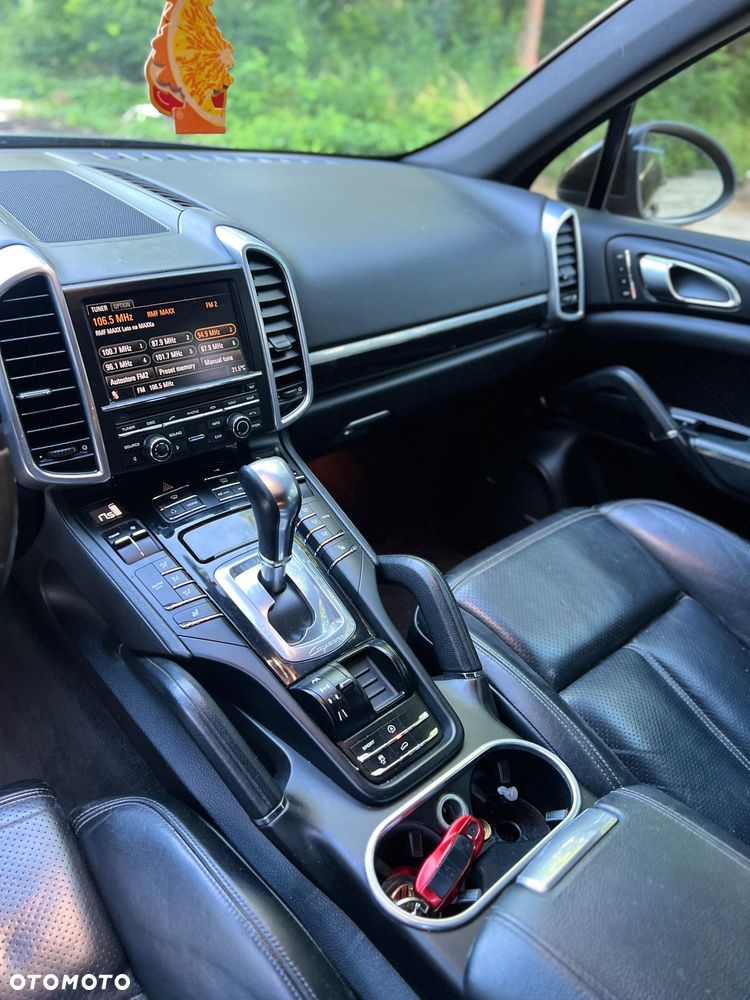 Porsche Cayenne S - 20