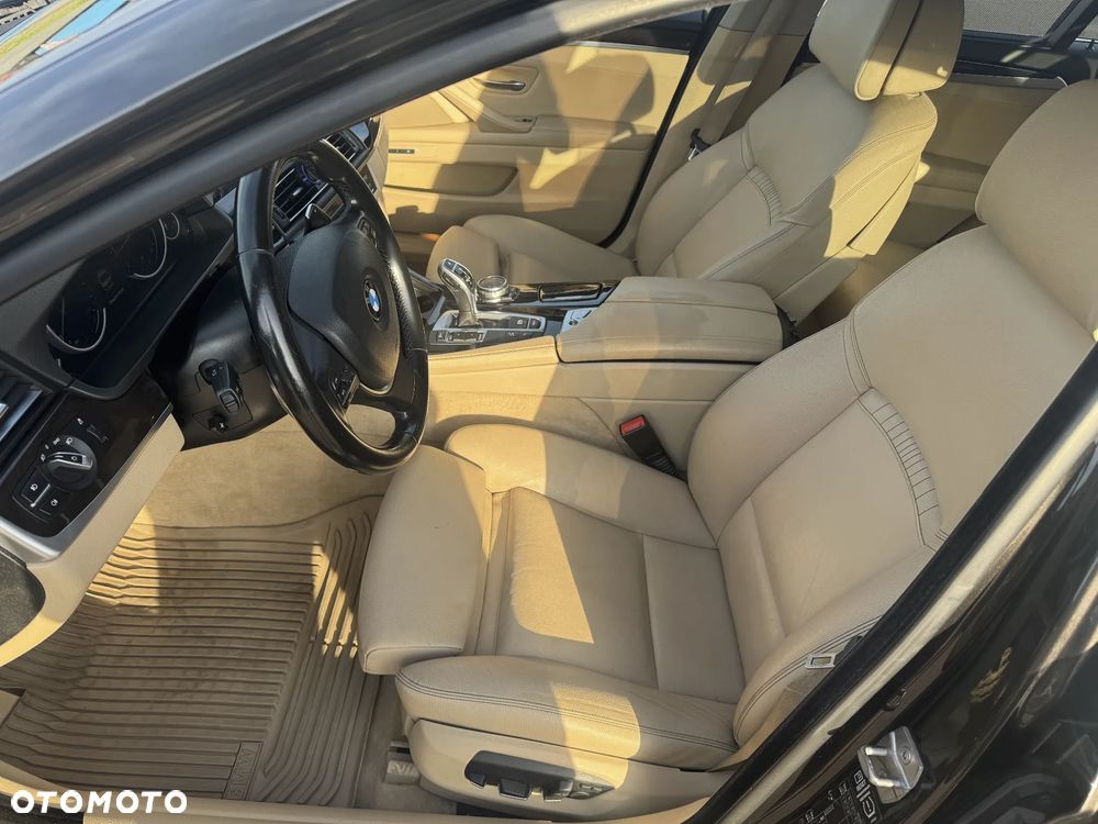 BMW Seria 5 525d xDrive Luxury Line - 10