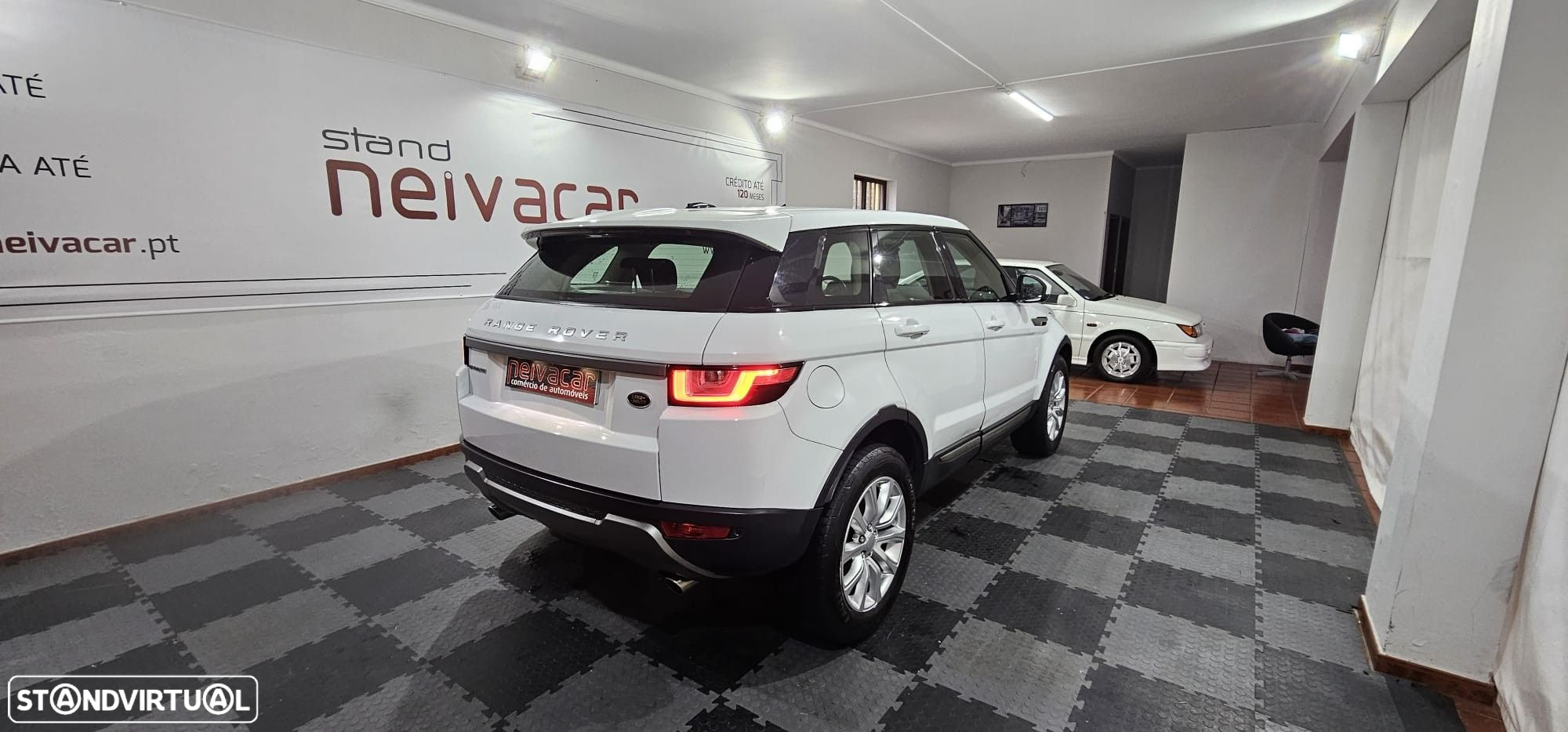 Land Rover Range Rover Evoque 2.0 eD4 SE Dynamic - 3