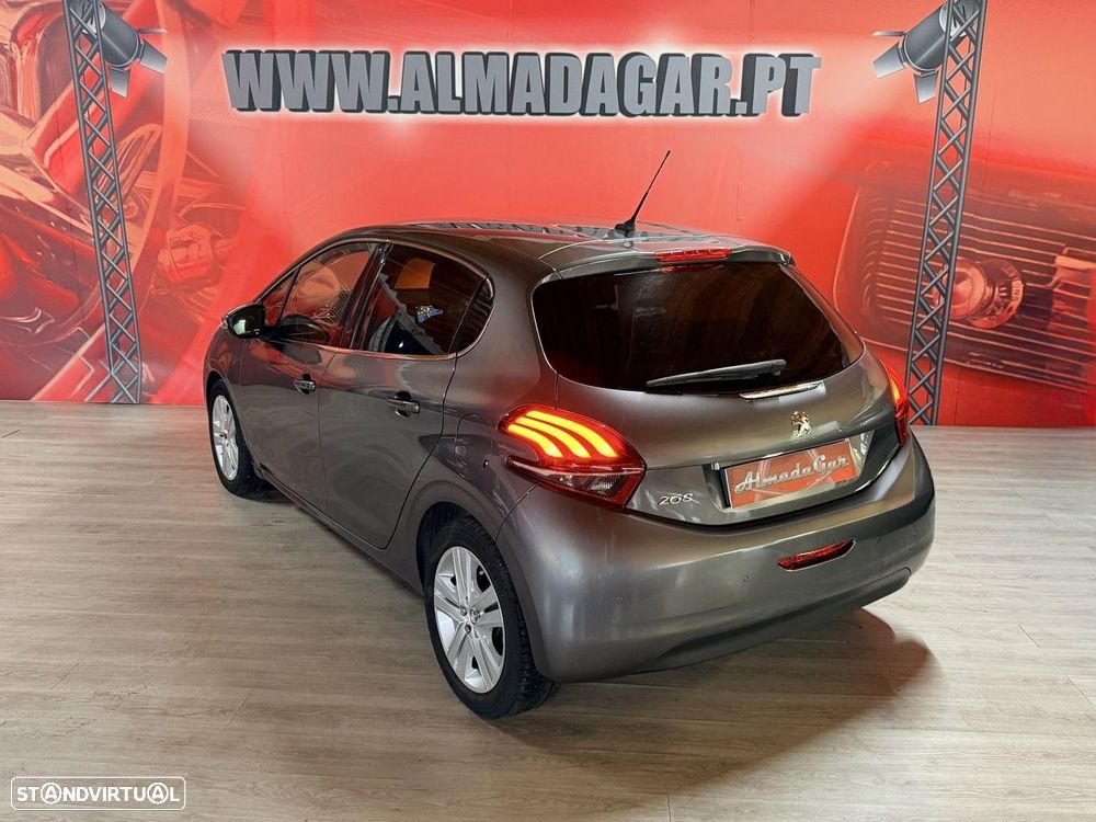 Peugeot 208 1.2 PureTech Allure - 2