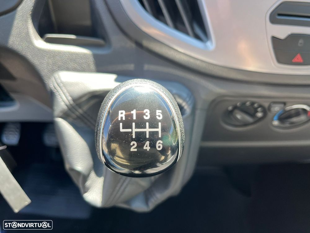 Ford Transit 2.0 Diesel | 3 Lug. | POUCOS KM's - 23