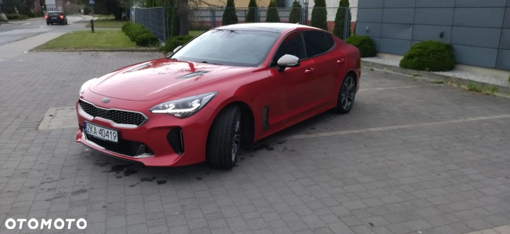 Kia Stinger - 12