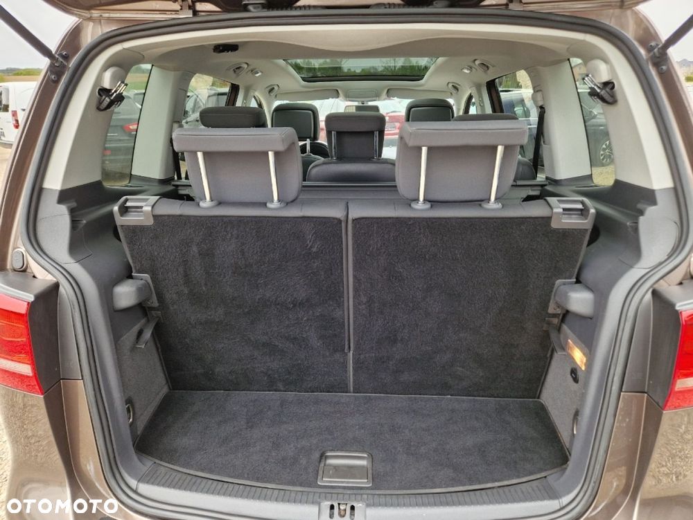 Volkswagen Touran 2.0 TDI DPF DSG Life - 18