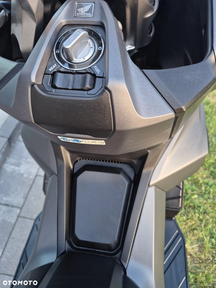 Honda ADV350 - 7
