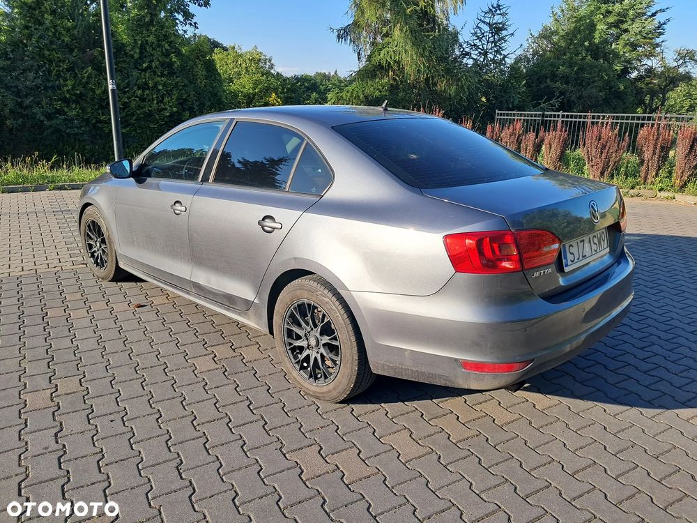 Volkswagen Jetta 1.6 TDI BMT Comfortline DSG - 3