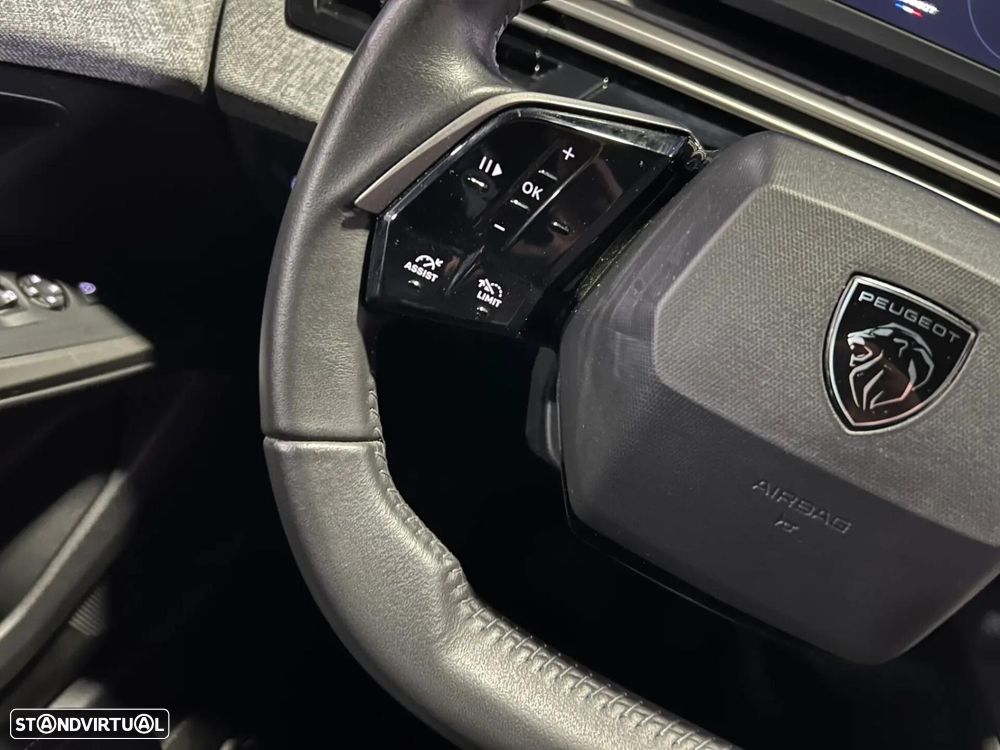 Peugeot 3008 1.2 Hybrid Allure e-DCS6 - 19