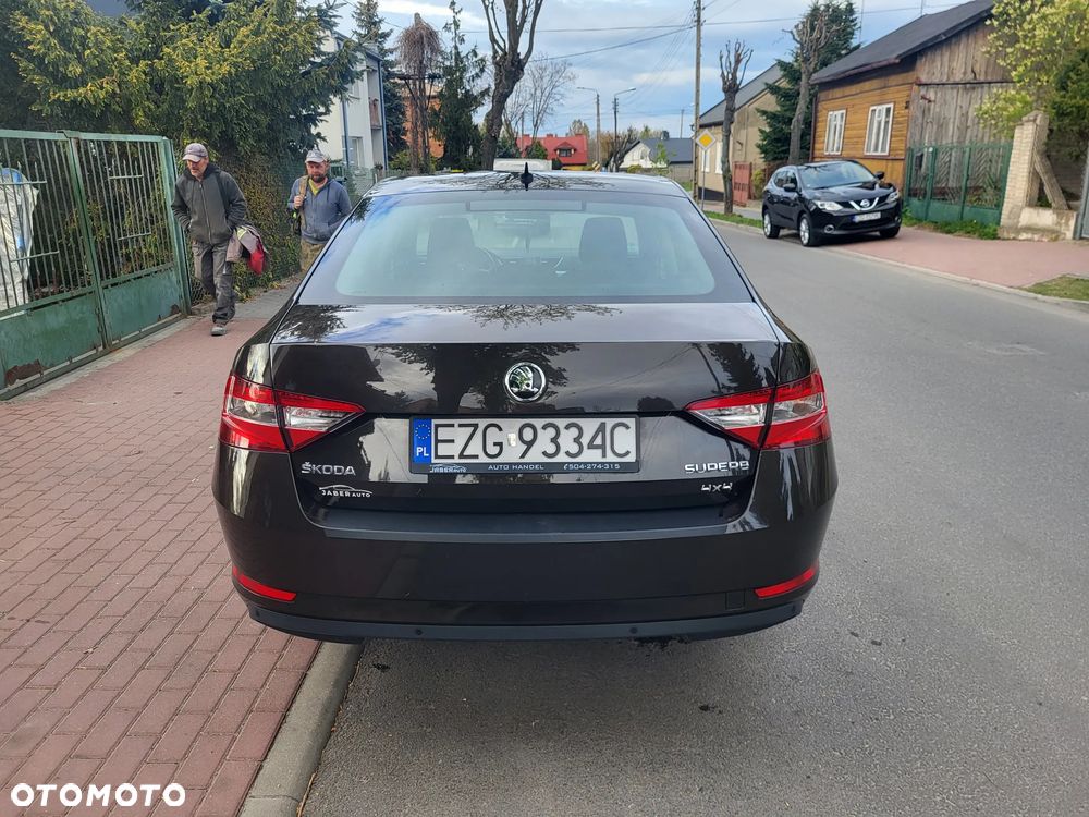 Skoda Superb 2.0 TDI 4x4 Ambition - 5