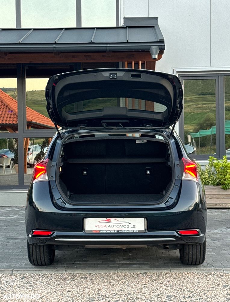Toyota Auris 1.8 L VVT-i Hybrid Sol - 34