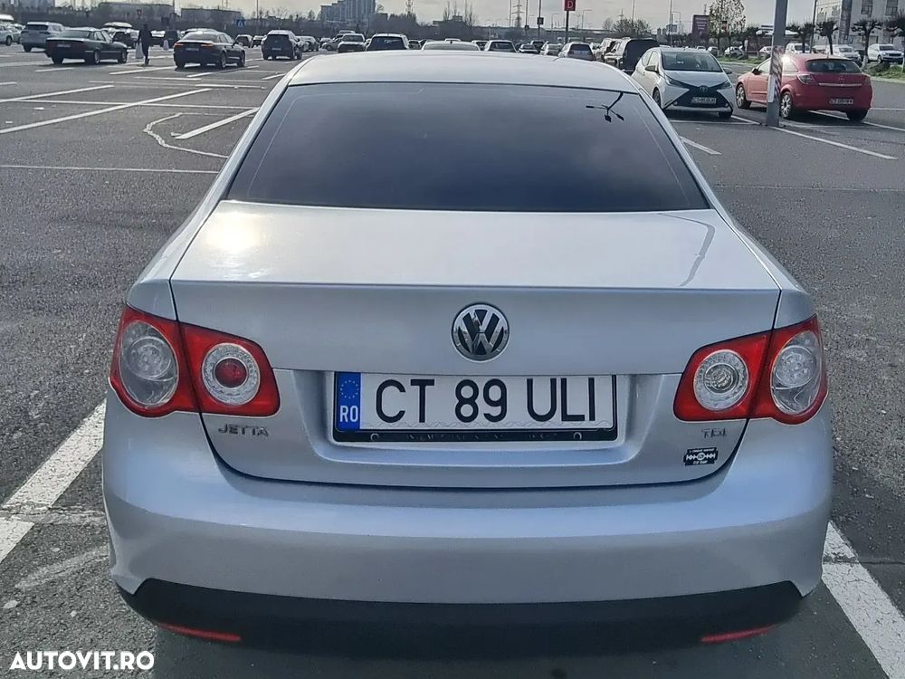 Volkswagen Jetta 1.9 TDI Comfortline - 5