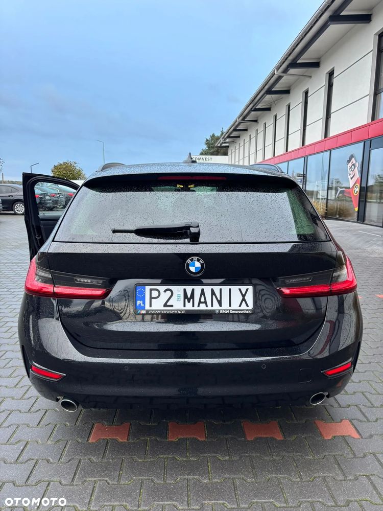 BMW Seria 3 318d Touring - 3