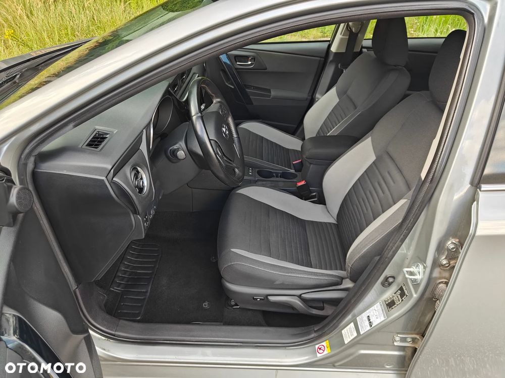 Toyota Auris - 17