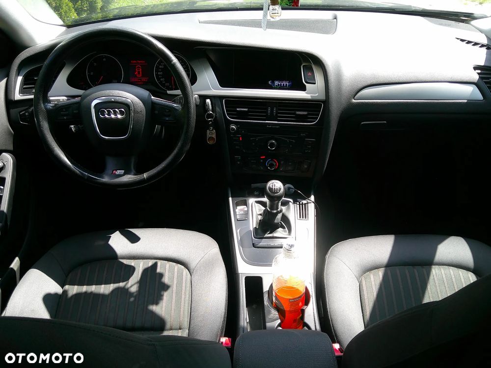 Audi A4 Avant 2.0 TDI - 14