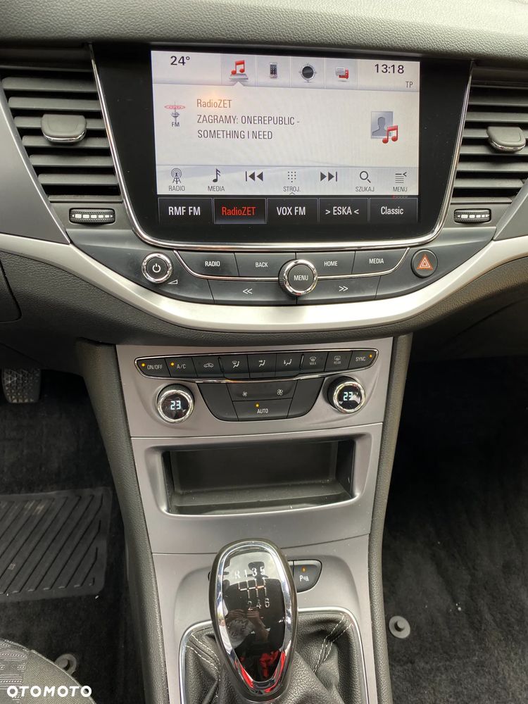 Opel Astra 1.6 CDTI Elite S&S - 18