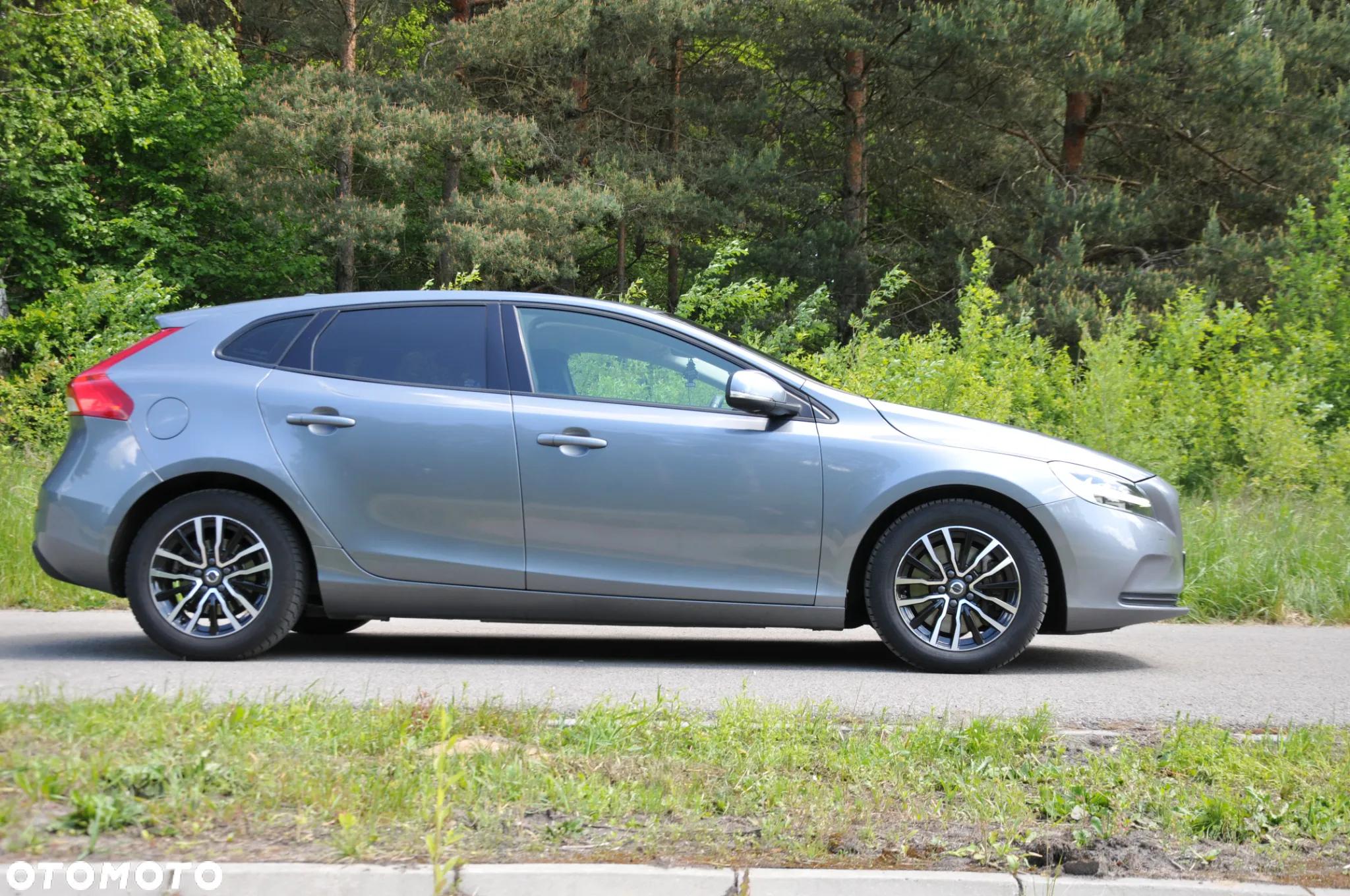 Volvo V40 D2 Drive-E Momentum - 9
