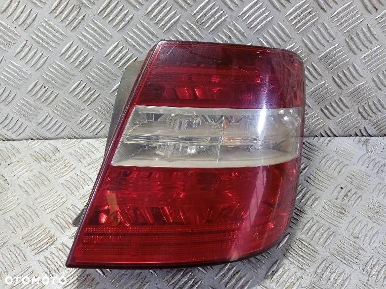 LAMPA PRAWA TYLNA FIAT STILO 5D - 1