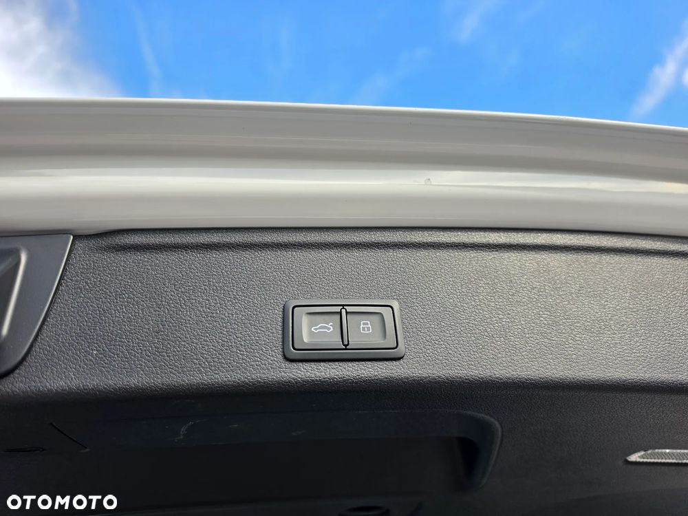 Audi A4 Avant 45 TFSI quattro S tronic S line - 11
