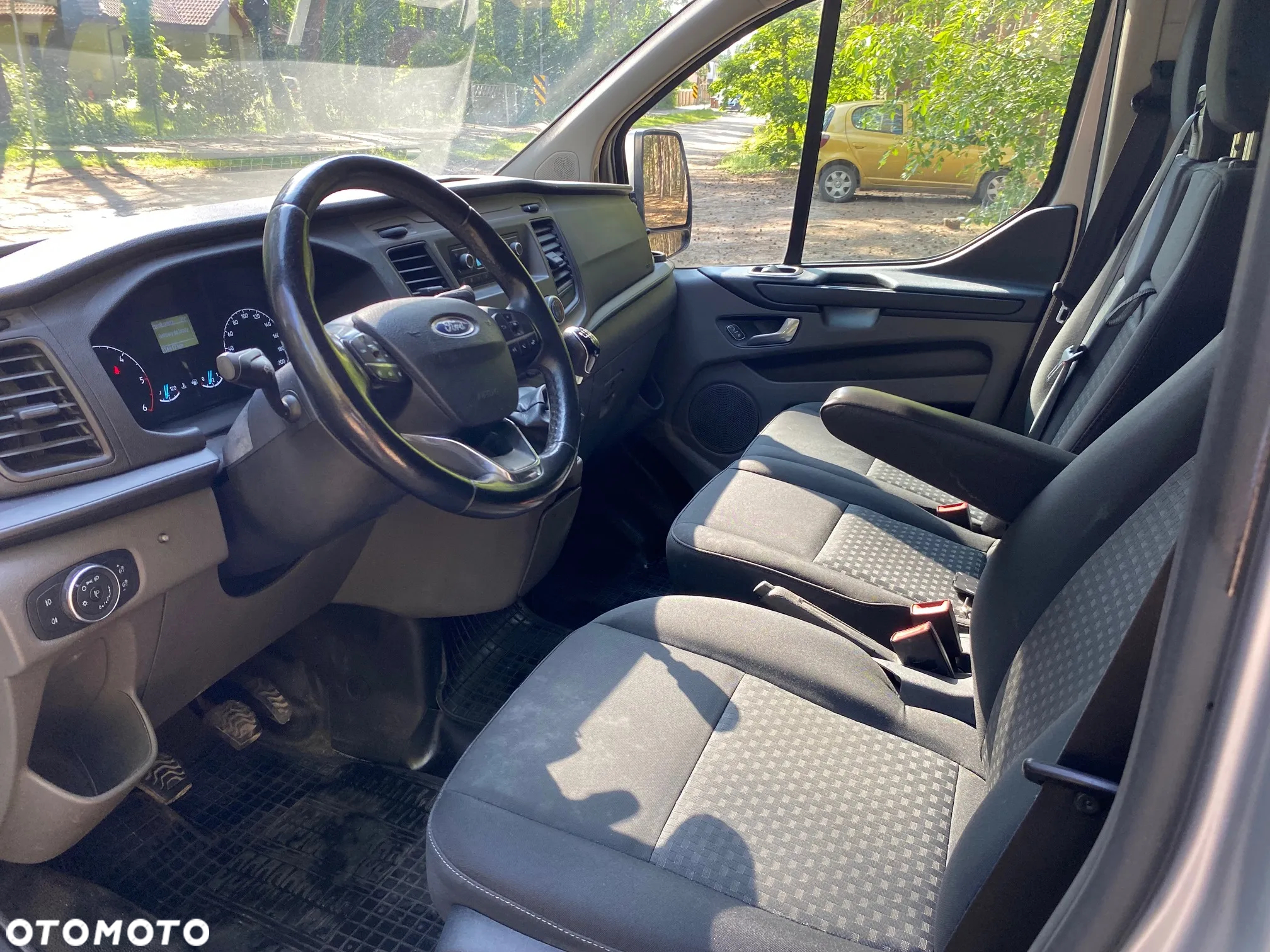 Ford TRANSIT CUSTOM - 26