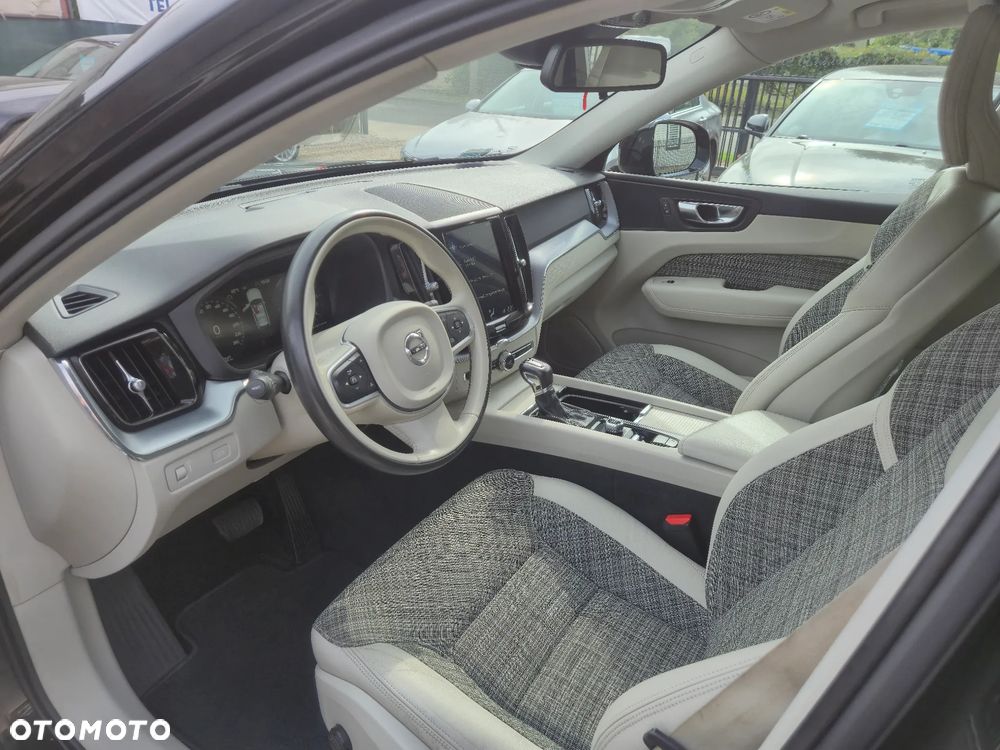 Volvo XC 60 D4 SCR Momentum - 19