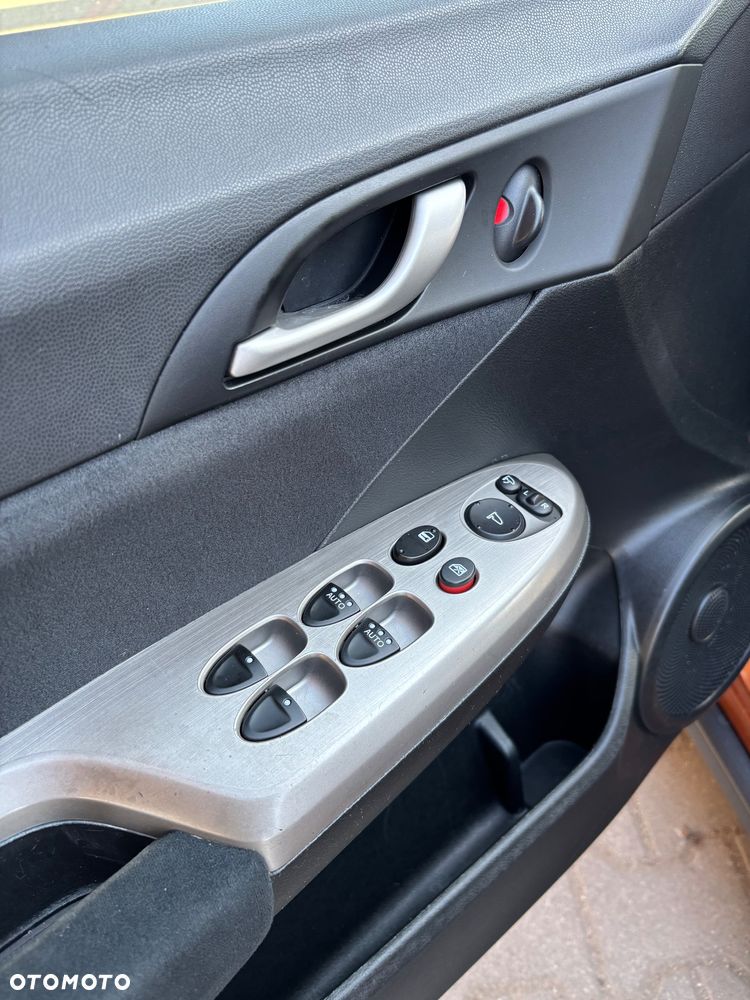 Honda Civic 1.8 Comfort - 29