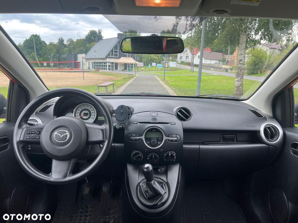 Mazda 2 - 10