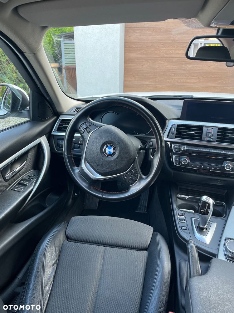 BMW Seria 3 320i xDrive Sport Line Shadow sport - 13